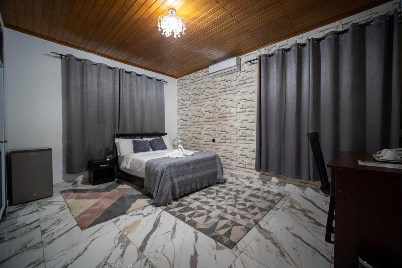 The Cabyn Hotel Adenta Kültér fotó